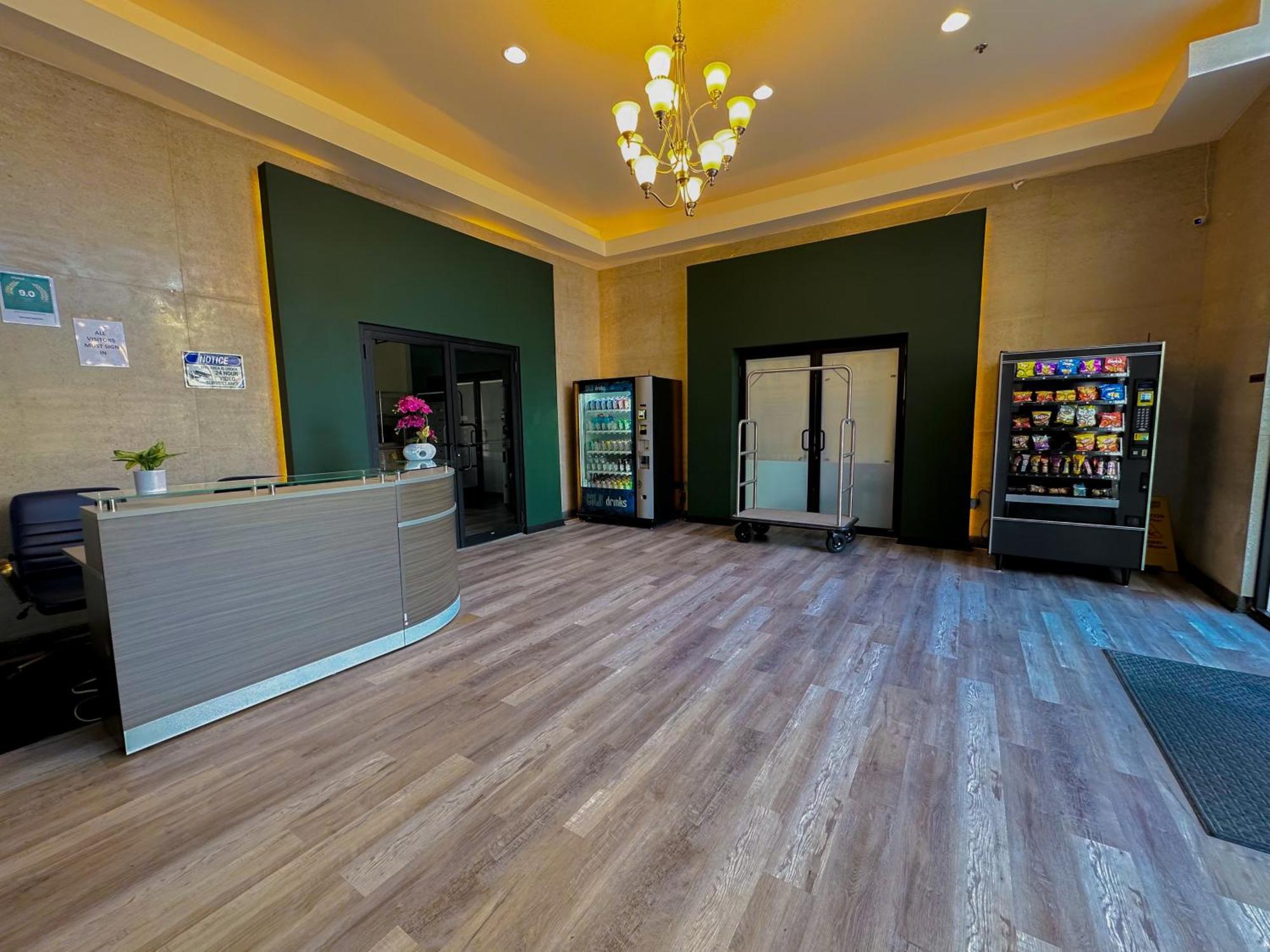 Skyline 2br In South Loop With Optional Parking & Gym Access Near Museum Campus And Mccormick Place *