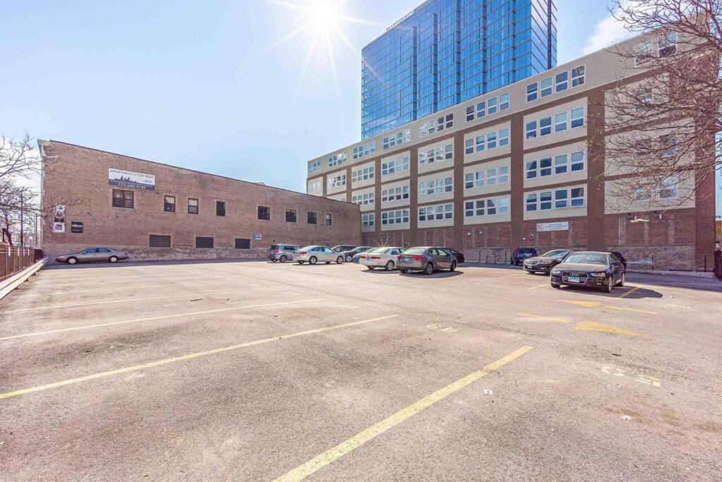 Apartment Skyline 2br In South Loop With Optional Parking & Gym Access Near Museum Campus And Mccormick Place