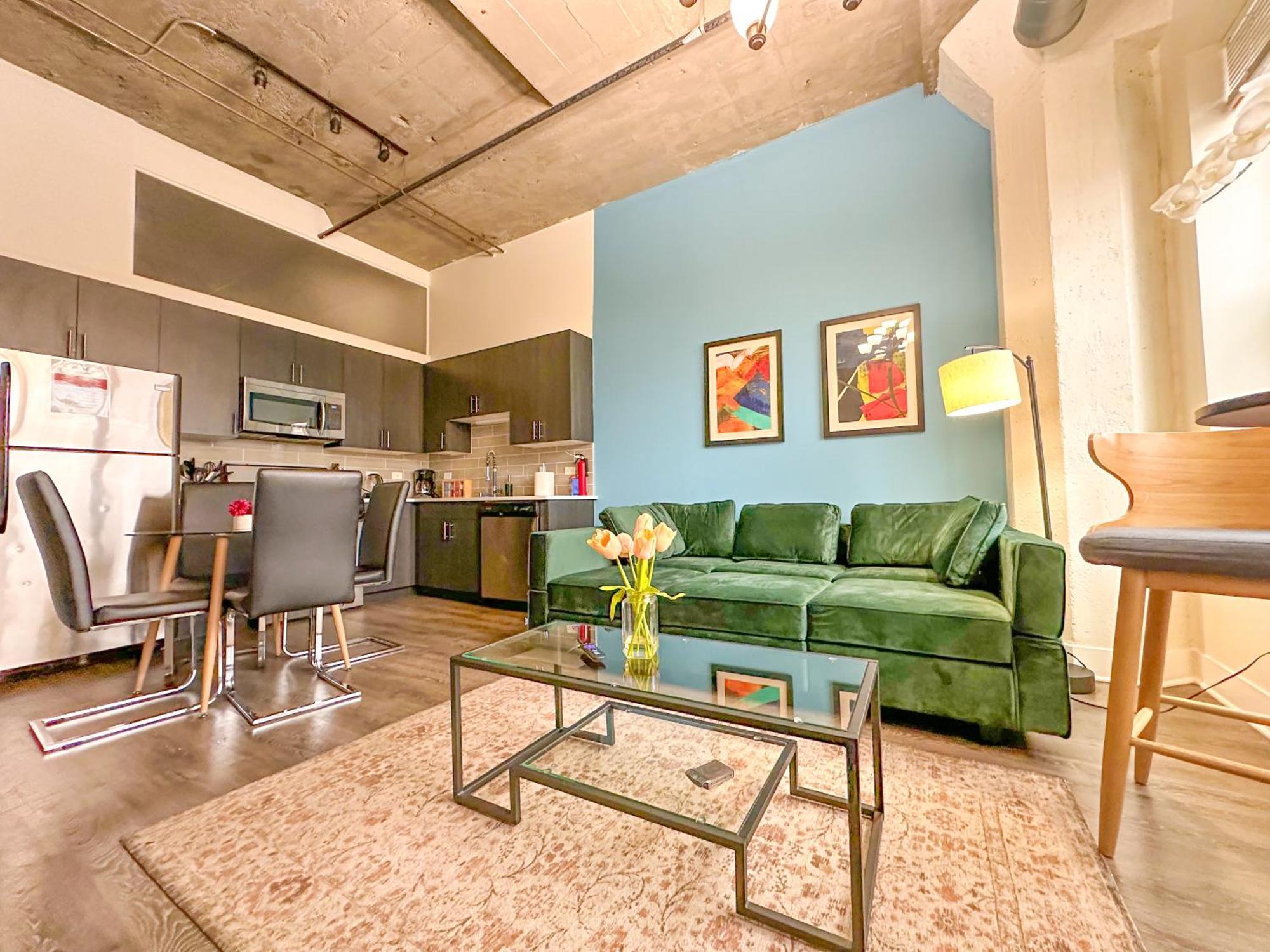 Skyline 2br In South Loop With Optional Parking & Gym Access Near Museum Campus And Mccormick Place Apartment *